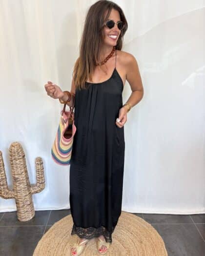 Robe longue noire - DENTELLE